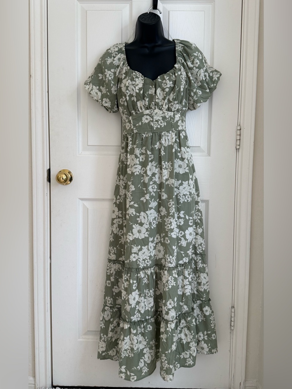 Floral Puff-Sleeve Maxi Dress in Sage Green